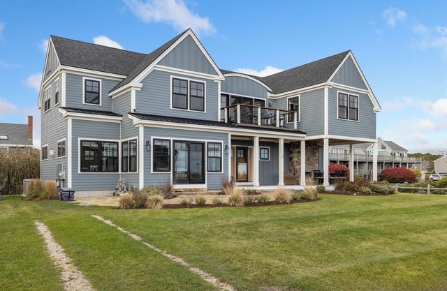 Stunning and Spacious Seaside Retreat at Gooch's Beach