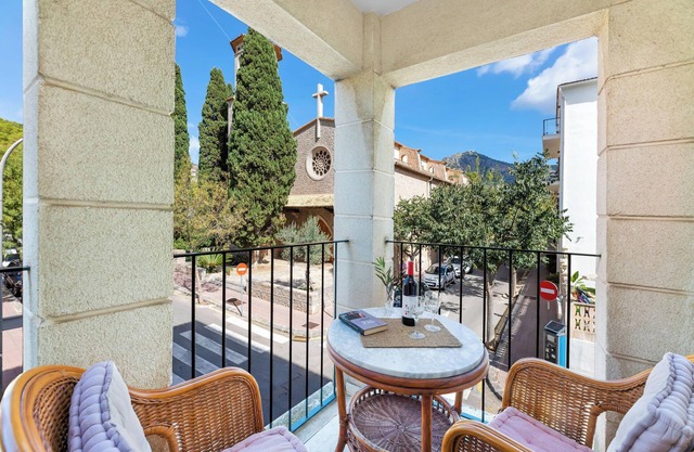 Stunning Apartment "Ca Na Bel" with Private Terrace, Balcony & Wi-Fi