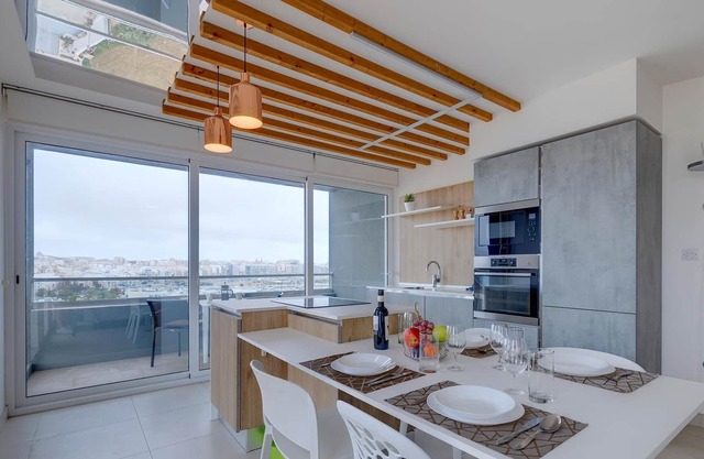 Stunning Apartment in a Central Location with Views