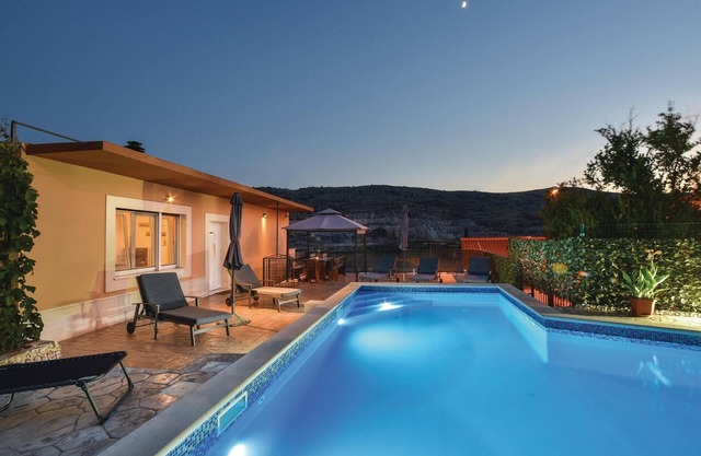 Stunning apartment in Srinjine