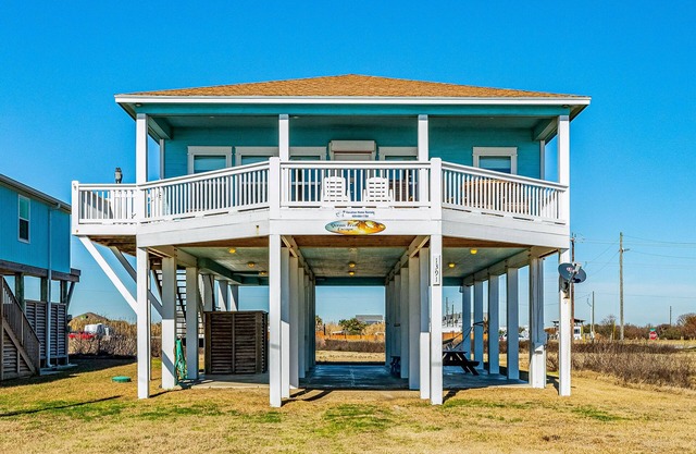 Stunning | Beachfront | Dog Friendly | Sleeps 8