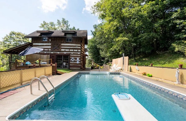 Stunning Boho Log Cabin Country Retreat with Pooln