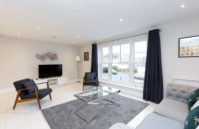 Stunning Central Windsor Town House