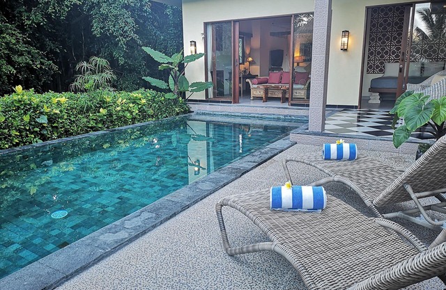 Stunning chick one bedroom villa with private pool