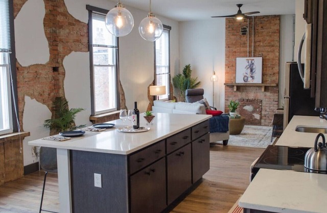 Stunning Condos Near Washington Park w/Parking