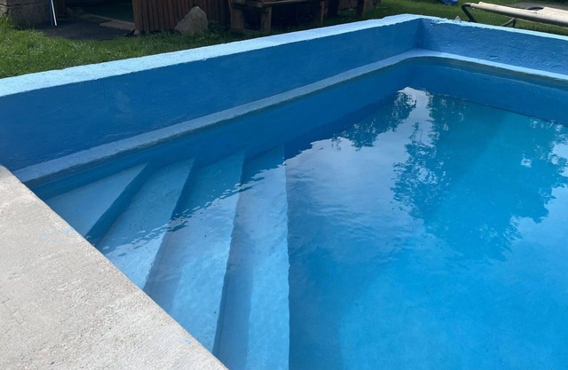 Stunning private villa for 10 people with WIFI, private pool, hot tub, TV, patio and pets allowed