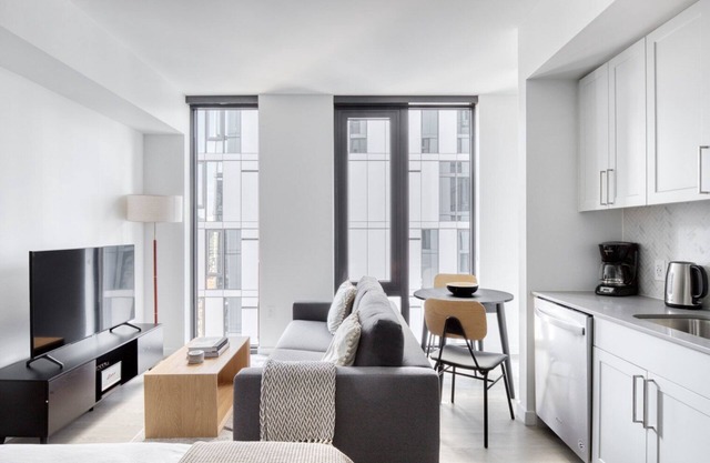 Stunning First Hill Studio w/Gym & Coworking, by Blueground