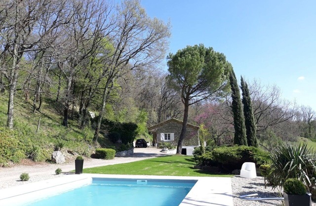 Stunning private villa with WIFI, private pool, TV, terrace, pets allowed, panoramic view, parking