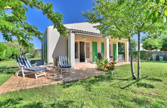 Stunning private villa for 9 guests with WIFI, TV and terrace