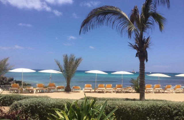 Stunning Front Line Apartment No 2, Sleeps 6 (3 Bedrooms)