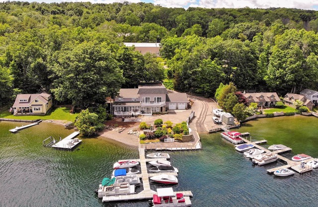 Stunning, Fully-Loaded Home with Private Hot Tub, Pool Table, and Dock