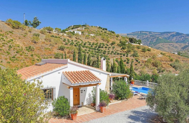 Stunning home in Canillas de Albaida