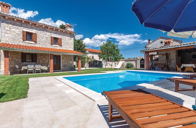 Stunning home in Divsici with kitchen