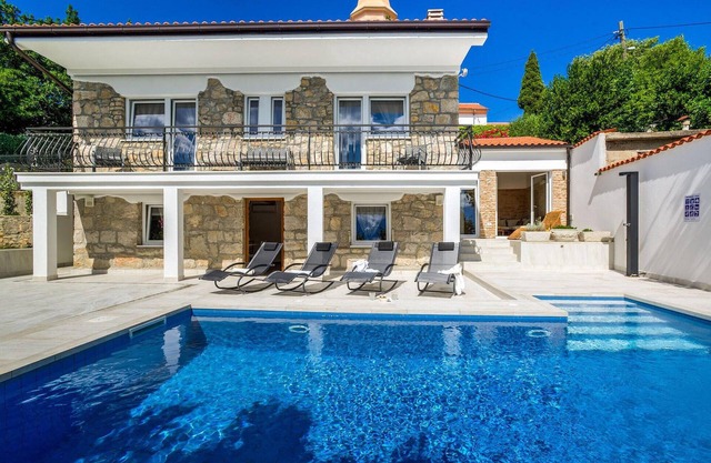 Stunning home in Jadranovo