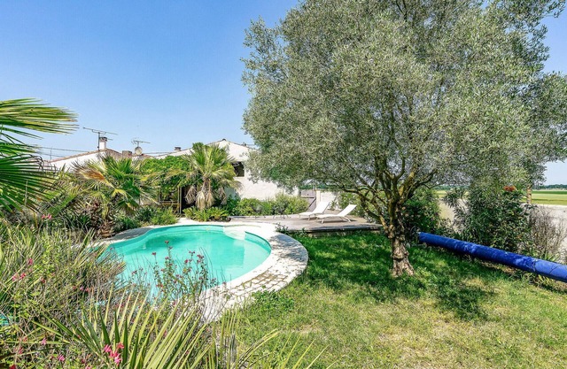 Stunning home in Médis