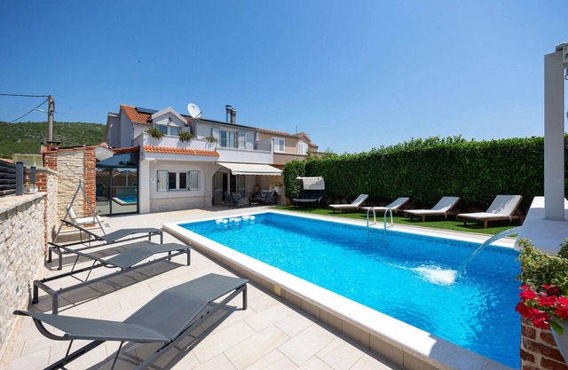 Stunning home in Sestanovac with WiFi