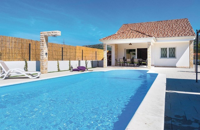 Stunning home in Sibenik with WiFi