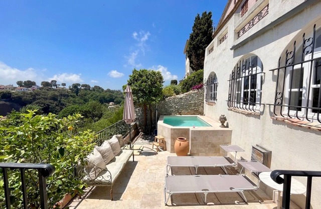 Stunning Home - Renovated: 5 Bedrooms, Pool, Air Con, Sea View Terraces