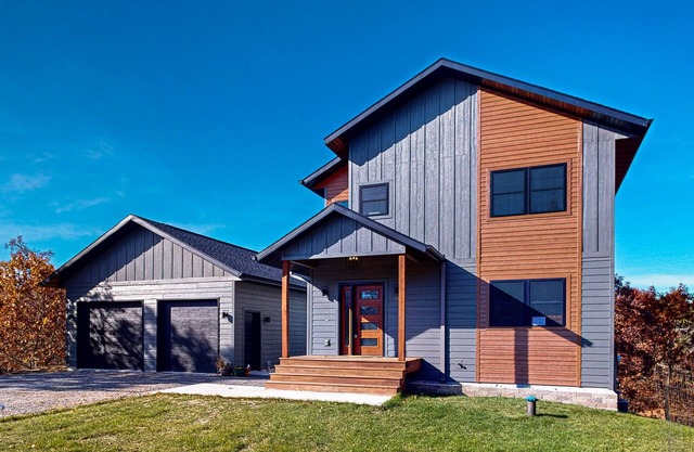 Stunning Home w/EV Charger, near Lakes, Trails, Golf & Lake Arrowhead Amenities