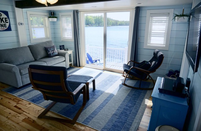 Stunning Lake House on Beautiful Webster Lake, Perfect for your Summer Get-Away.