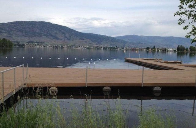Stunning Lakeside Villa, Great For Snowbirds