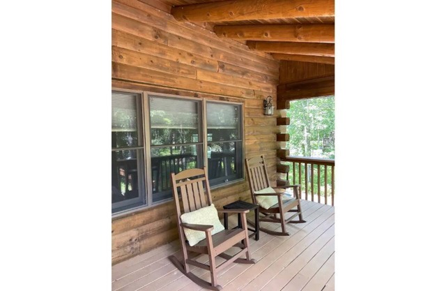 Stunning Log Cabin Minutes from Jack Frost/Big Boulder