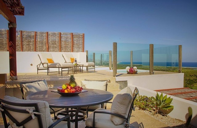 Stunning Penthouse with Private Jacuzzi and Awesome Ocean Views