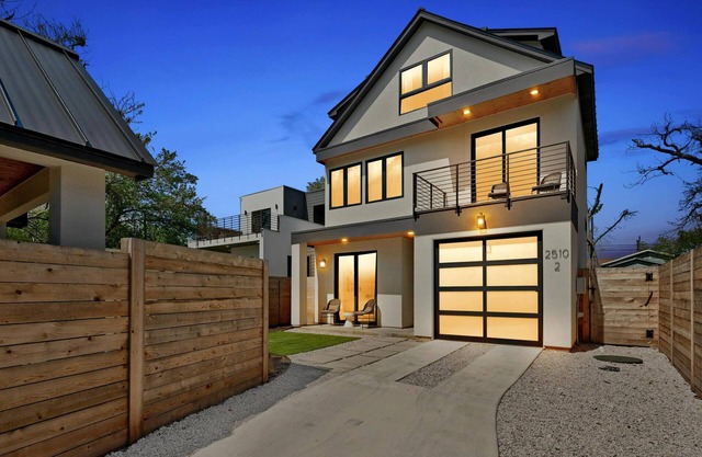 Stunning New Modern Spacious 5-bedroom House Perfection With Pool Oasis!