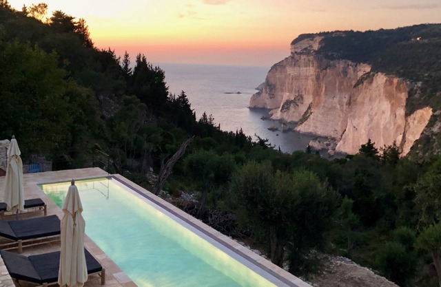 Stunning & peaceful villa - fabulous pool and walk to beach.