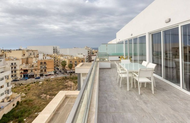 Stunning Penthouse with Private Terrace in Qawra