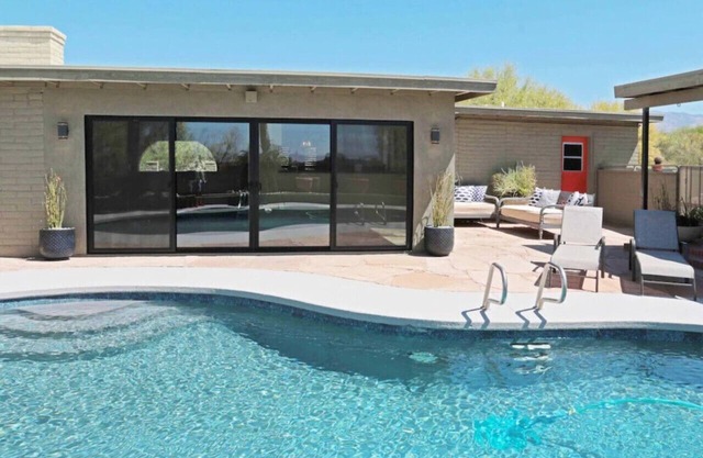 Stunning Pool/3BR 2BA/Sleeps 8/Big Views