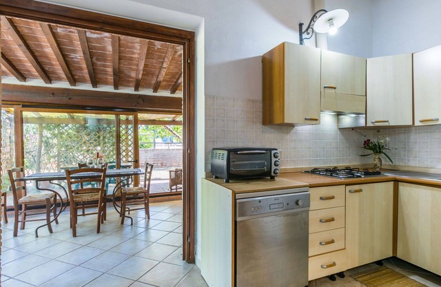 Stunning private villa for 4 guests with private pool, TV, patio and pets allowed