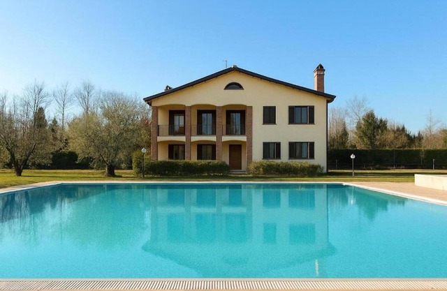 Stunning private villa with private pool, hot tub, WIFI, TV, terrace and panoramic view