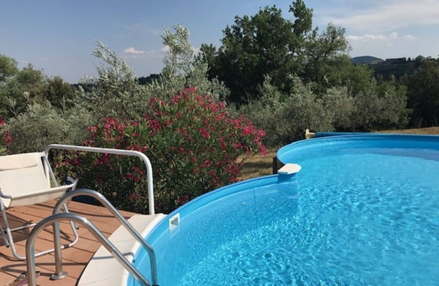Stunning private villa with WIFI, private pool, TV, patio, pets allowed and panoramic view