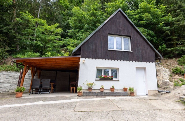 Stunning private villa for 4 guests with WIFI, TV and patio