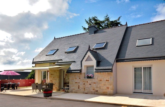 Stunning private villa for 9 people with WIFI, TV, terrace, pets allowed and parking