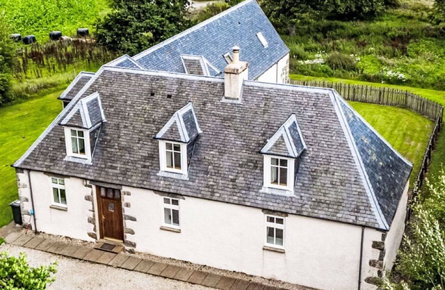 Stunning private villa for 10 people with TV, terrace and pets allowed