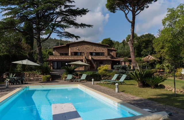 Stunning private villa for 8 people with private pool, A/C, WIFI, TV and terrace