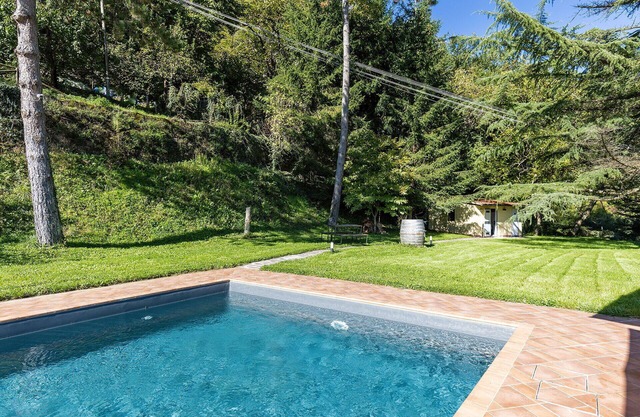 Stunning private villa with private pool, WIFI, TV, patio, panoramic view, close to Greve In Chianti