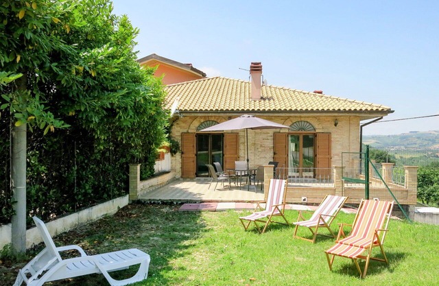 Stunning private villa for 4 people with WIFI, TV, terrace and pets allowed
