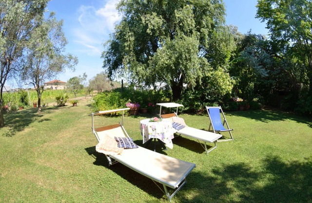 Stunning private villa for 8 people with A/C, WIFI, TV, patio and pets allowed