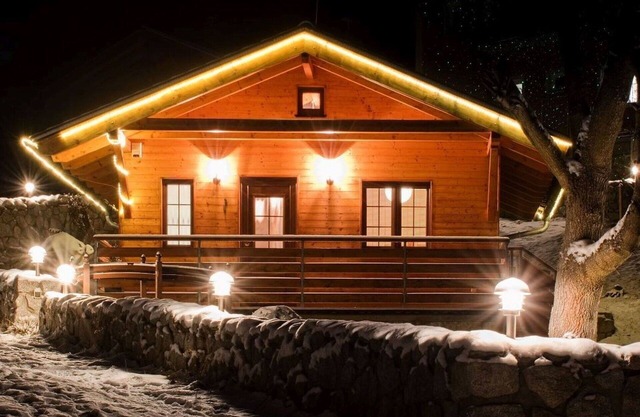 Stunning private villa for 4 people with WIFI, TV and patio