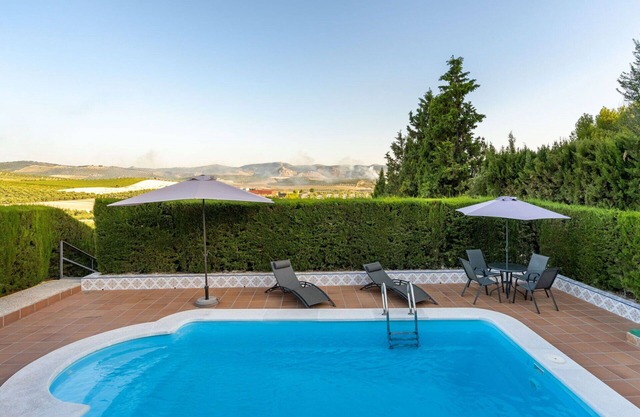 Stunning private villa for 6 guests with WIFI, private pool, A/C, TV and terrace