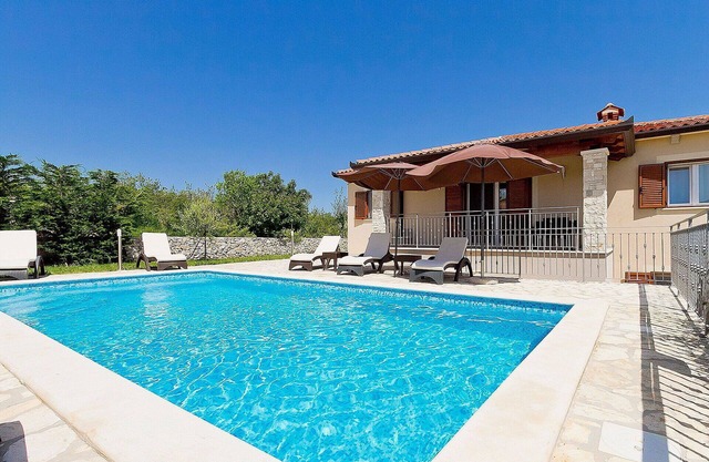 Stunning private villa for 10 guests with A/C, WIFI, private pool, TV, terrace and pets allowed