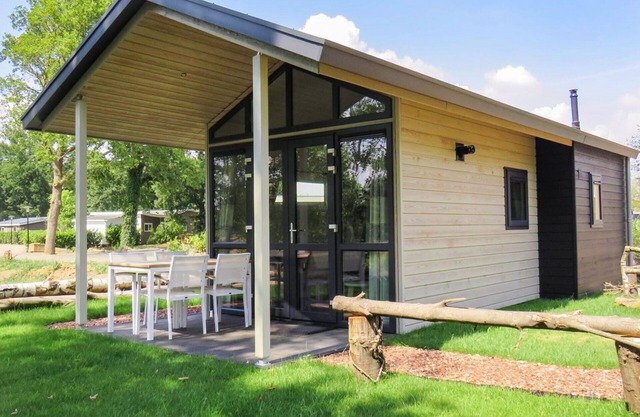 Stunning private villa for 4 people with WIFI, pool, TV and terrace
