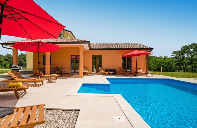 Stunning private villa for 6 guests with WIFI, A/C, private pool, TV, terrace and panoramic view