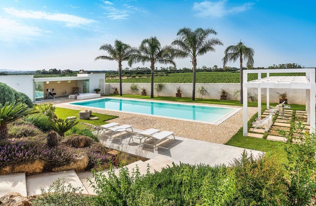 Stunning private villa for 10 guests with private pool, WIFI, A/C, TV and terrace