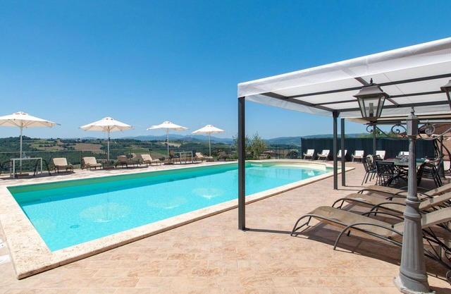 Stunning private villa with WIFI, private pool, A/C, TV, patio, pets allowed and panoramic view