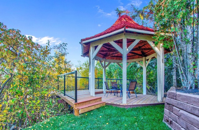 Stunning River View Home, King Bed, Golf, Firepit