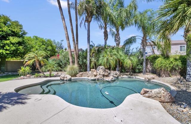 ☼ Stunning Scottsdale Retreat with Backyard Putting Green for Golf Enthusiast!